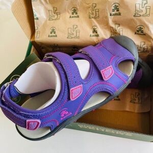 Kamik bump toe covered sandal kids 6 girls new